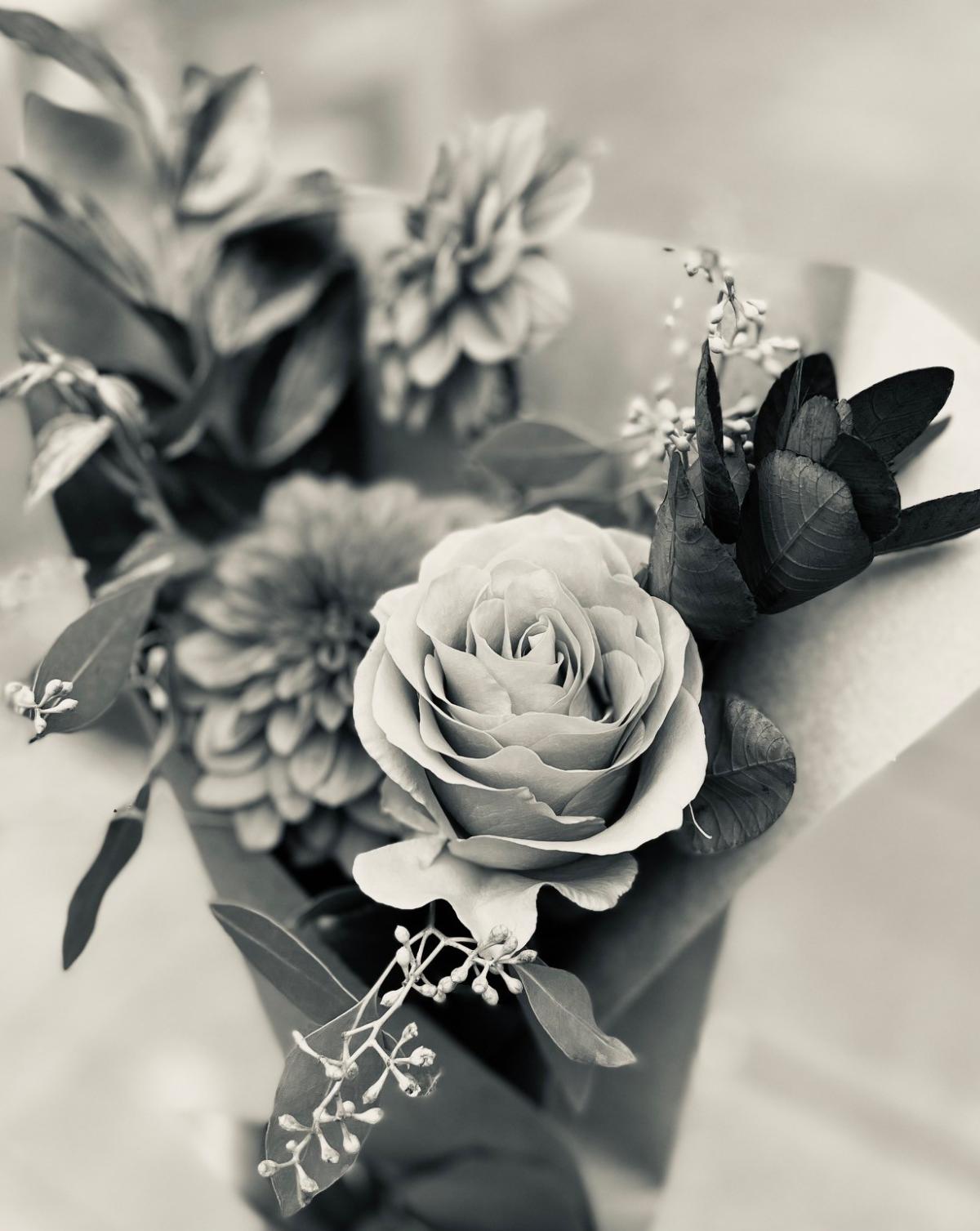 Flowers Bouquet in black and white