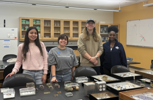 Students in Darwin 003 Lab