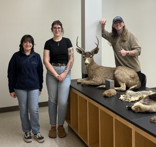 Students in Darwin 003 Lab
