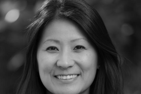 Lisa Hua - b&w