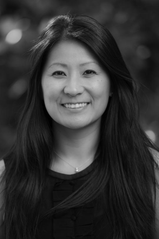 Lisa Hua - b&w
